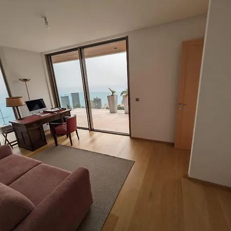 Vista Palace, Bnbrickeys *