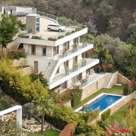 Vista Palace, Bnbrickeys *